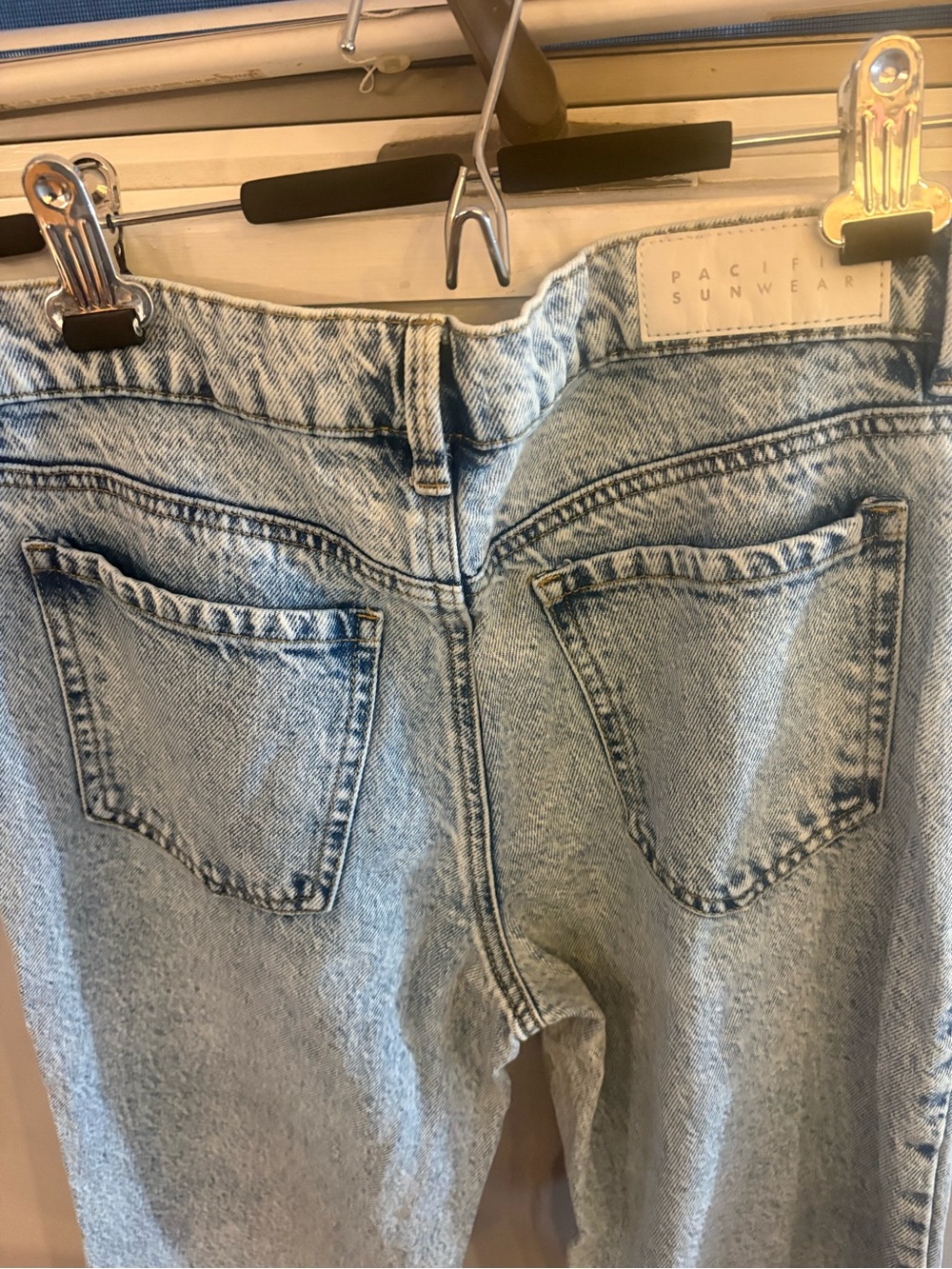 PacSun Women’s High-Rise Light Blue Straight Jeans - Picture 4 of 6